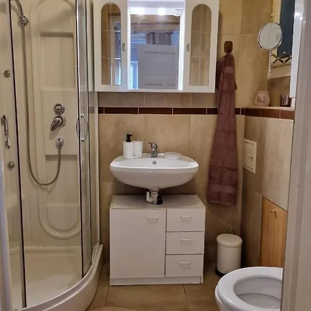 Apartment Apex *